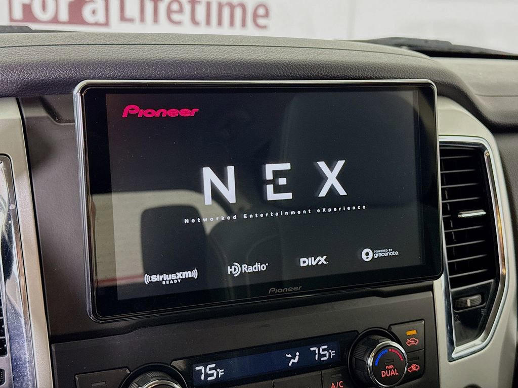 Used 2018 Nissan Titan SV w/ SV Convenience Package AWD/4WD image 6