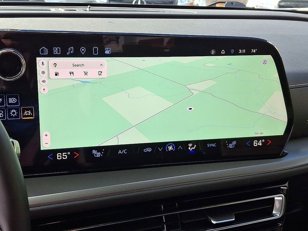 Used 2025 Chevrolet Traverse LT image 17