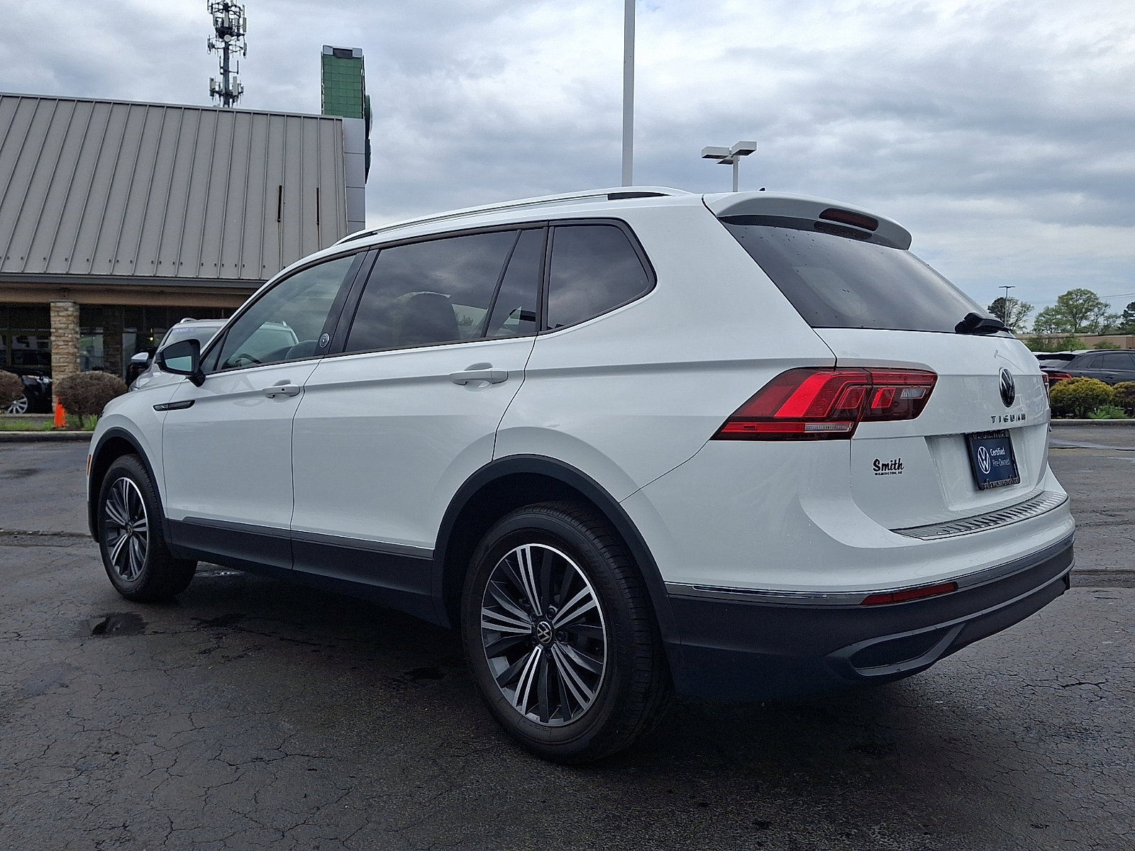 Certified 2024 Volkswagen Tiguan Wolfsburg Edition AWD/4WD image 4