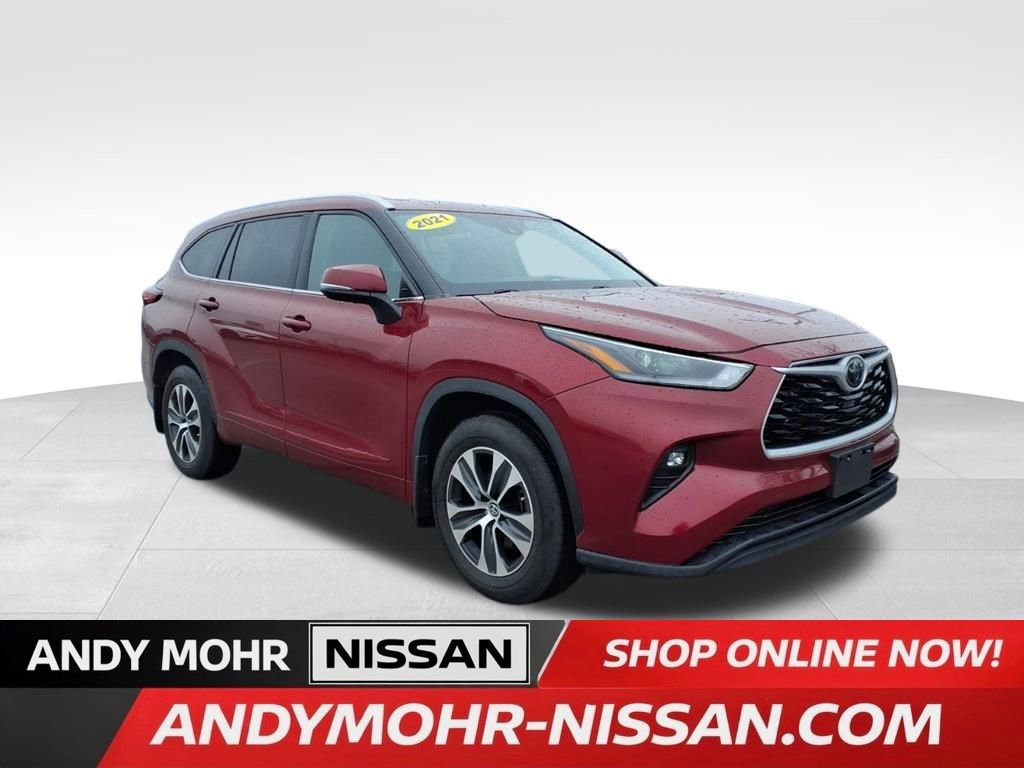 Used 2021 Toyota Highlander XLE image 1