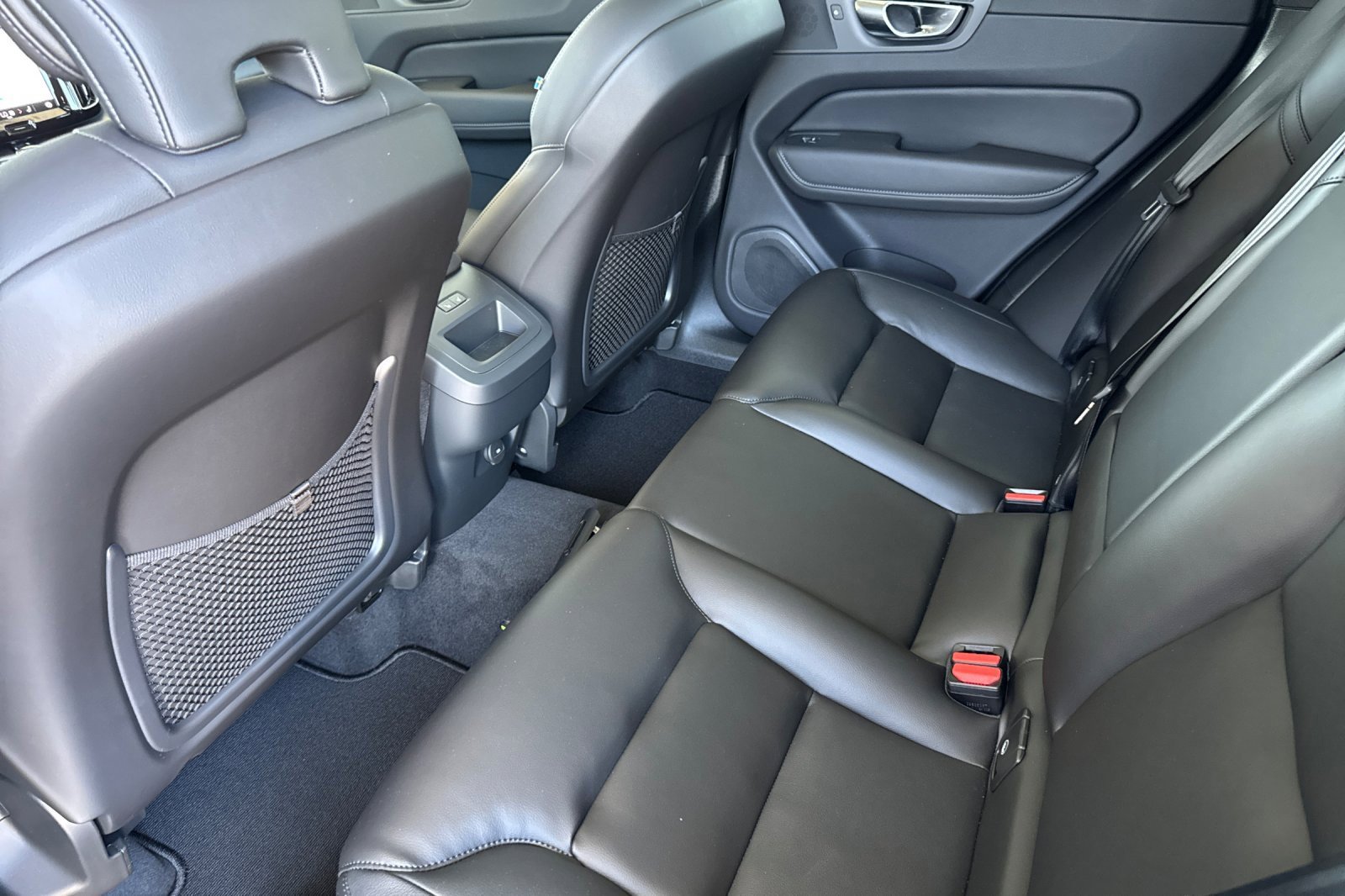 New 2025 Volvo XC60 B5 Core w/ Protection Package Premier image 11