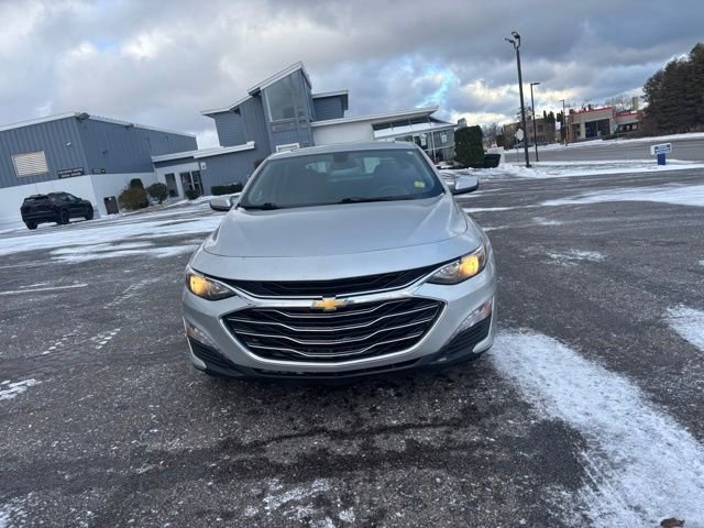 Used 2021 Chevrolet Malibu LT image 2