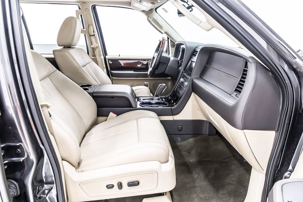 Used 2015 Lincoln Navigator 2WD w/ Equipment Group 101A Reserve image 29