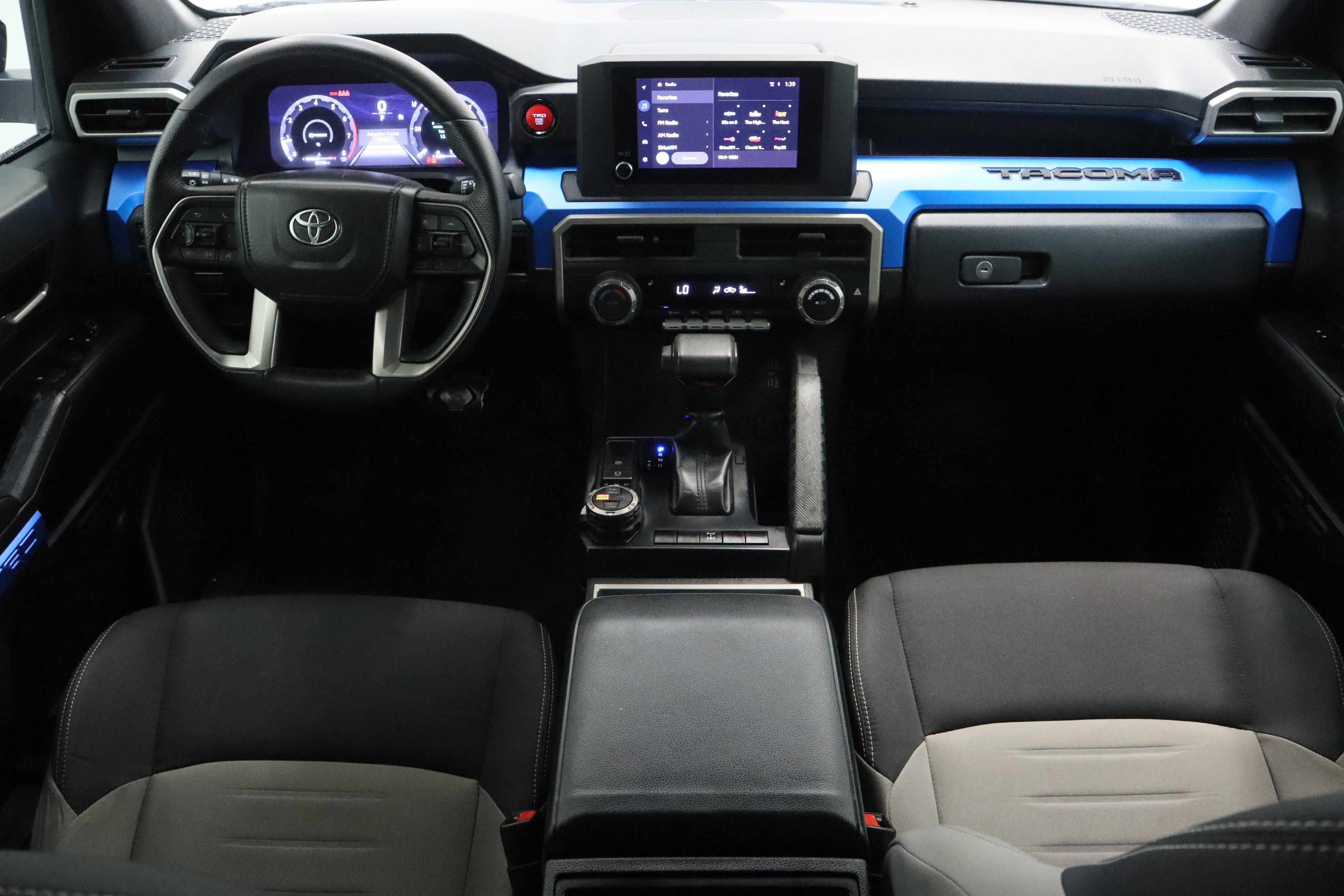 Certified 2025 Toyota Tacoma TRD Off-Road AWD/4WD image 30