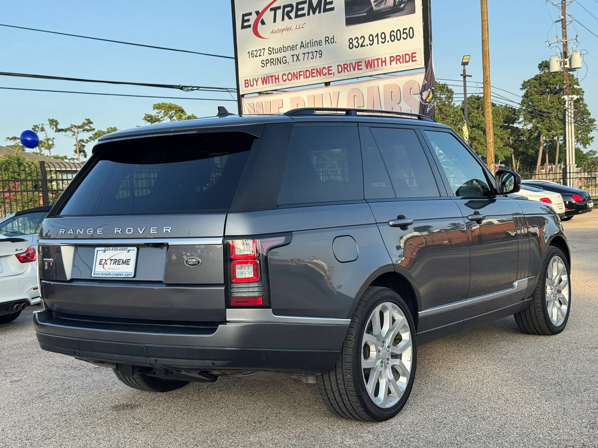 Used 2016 Land Rover Range Rover Supercharged AWD/4WD image 9