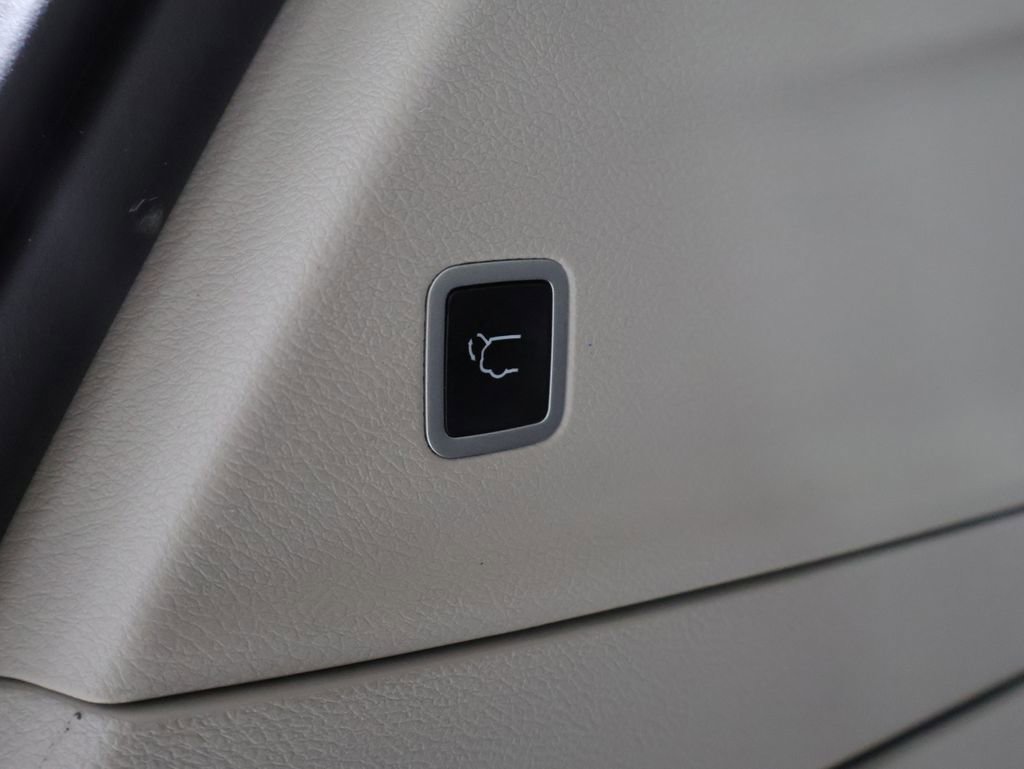 Certified 2024 Chrysler Pacifica Select image 21