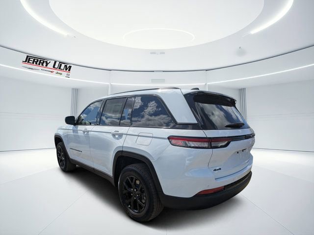 New 2025 Jeep Grand Cherokee Altitude image 5