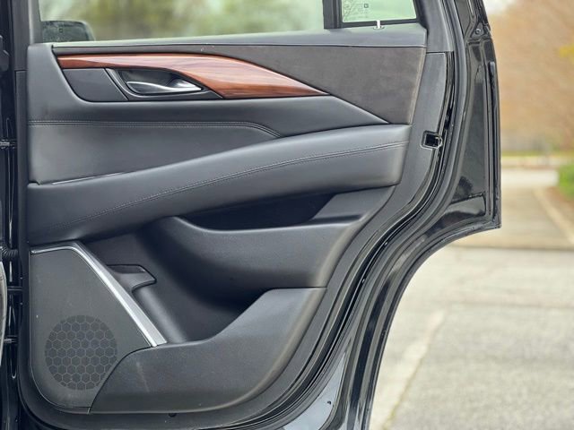 Used 2016 Cadillac Escalade Luxury AWD/4WD image 17