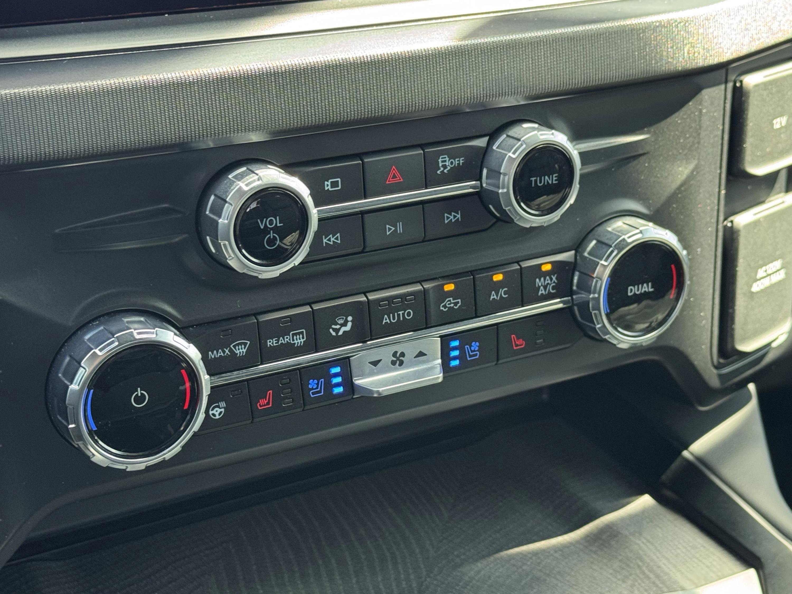 Used 2025 Ford F350 Platinum image 25