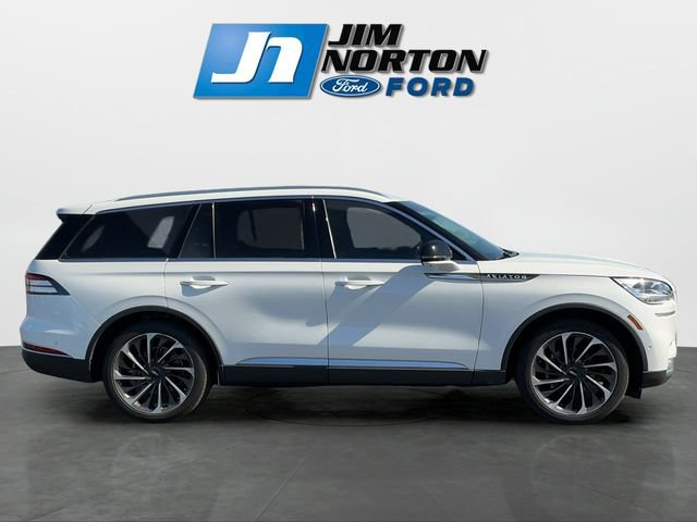 Used 2021 Lincoln Aviator Reserve w/ Equipment Group 202A image 2