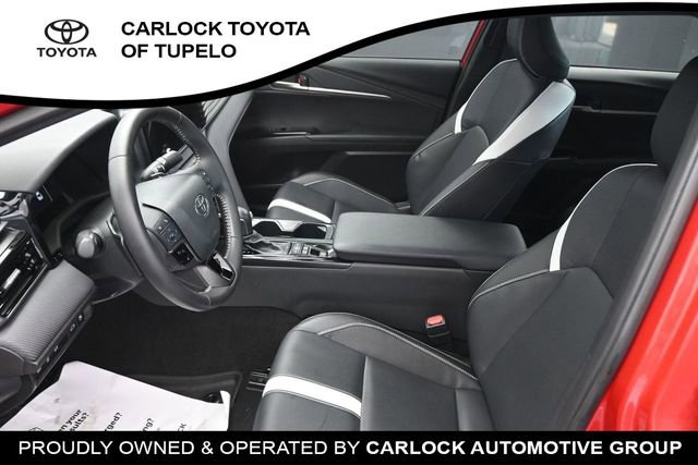 Used 2025 Toyota Camry SE w/ Convenience Package FWD image 11