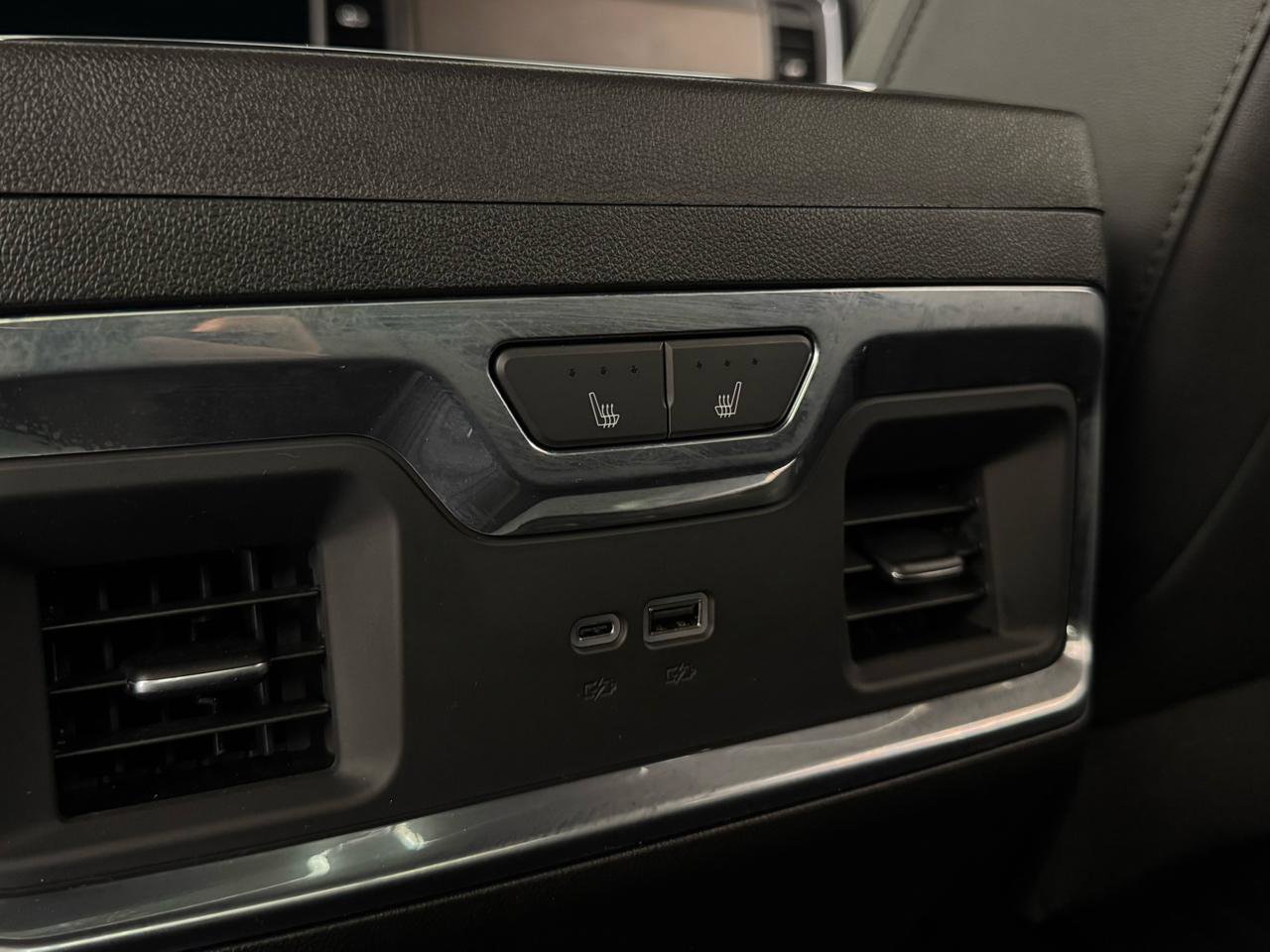 Used 2024 Chevrolet Silverado 2500 High Country w/ Technology Package image 41