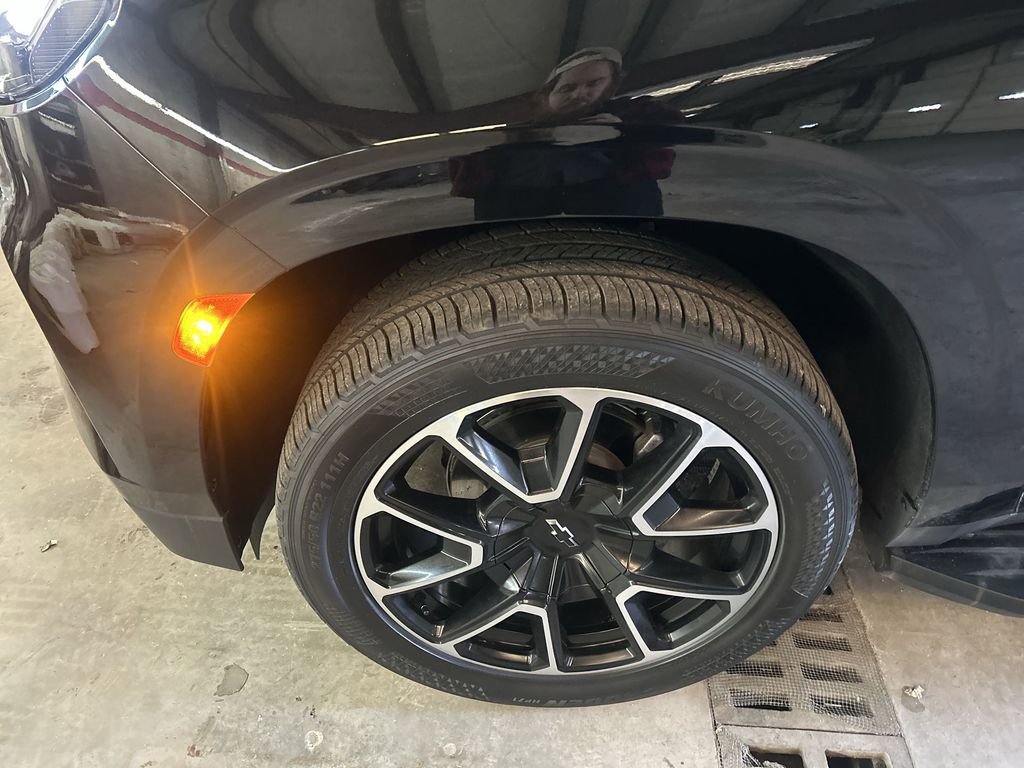 Used 2022 Chevrolet Tahoe RST w/ Sport Performance Package image 16