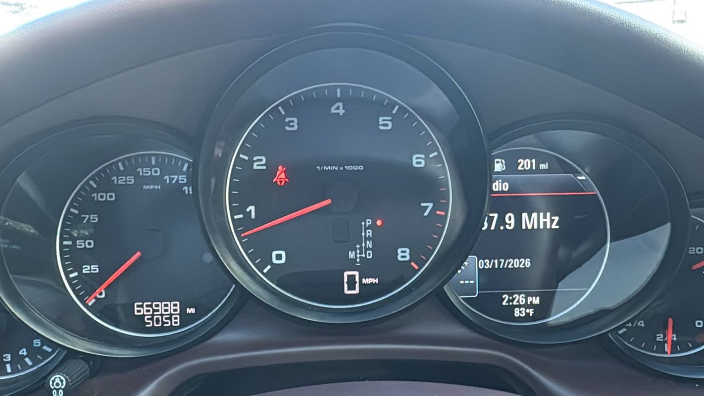 Used 2015 Porsche Panamera 4 image 28