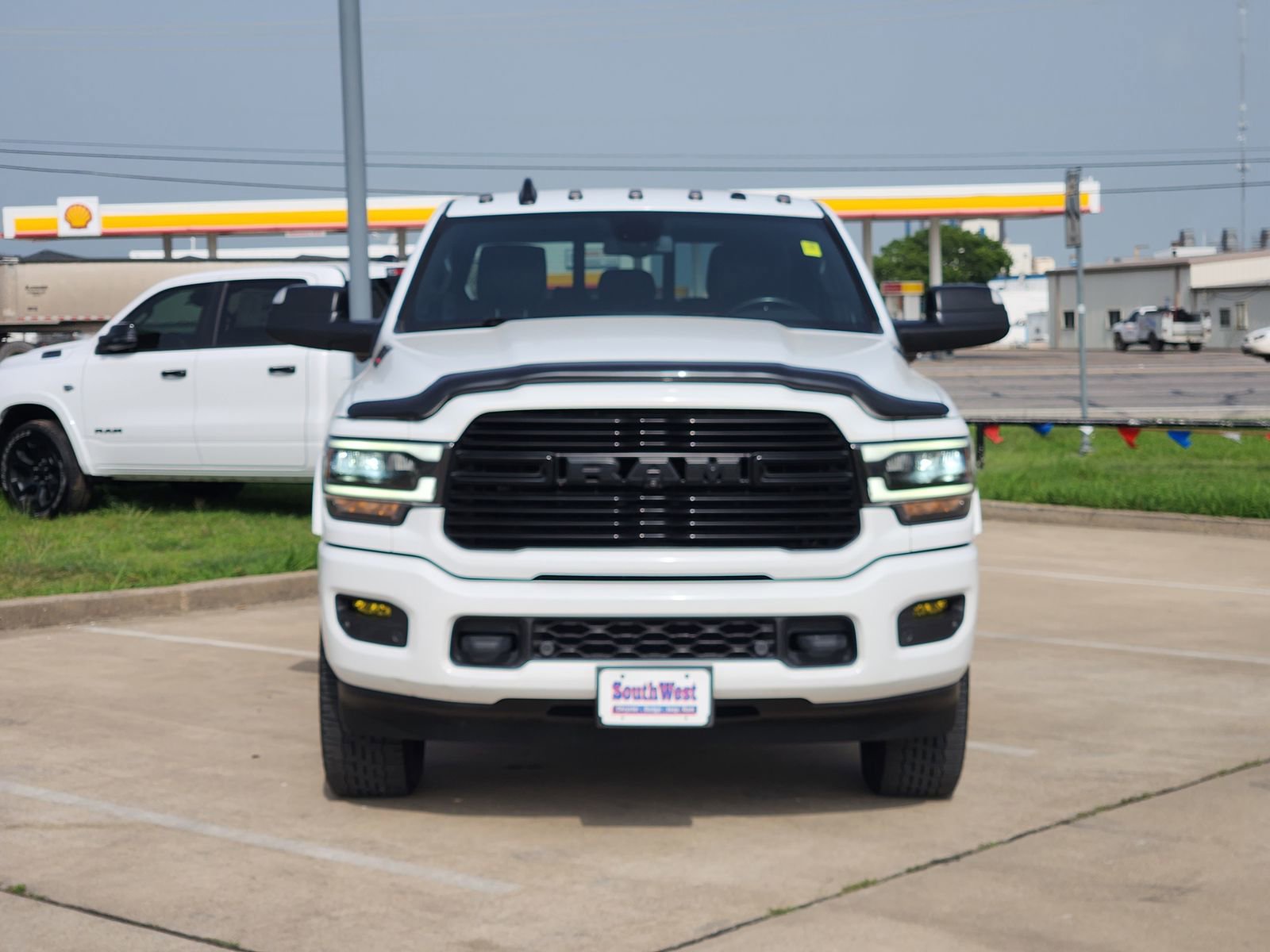 Used 2022 RAM 2500 Laramie w/ Night Edition AWD/4WD image 6