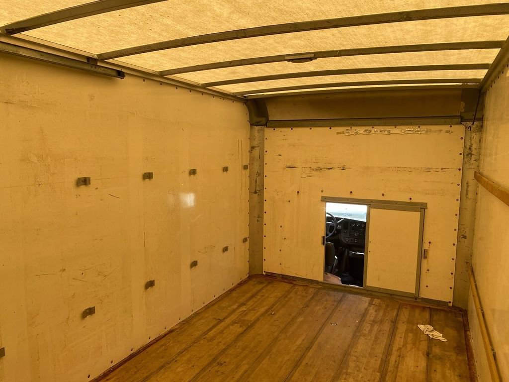 Used 2017 GMC Savana 3500 Extended image 21