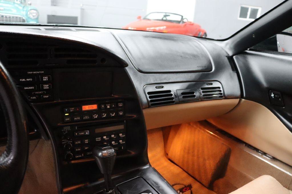 Used 1995 Chevrolet Corvette Coupe RWD image 16