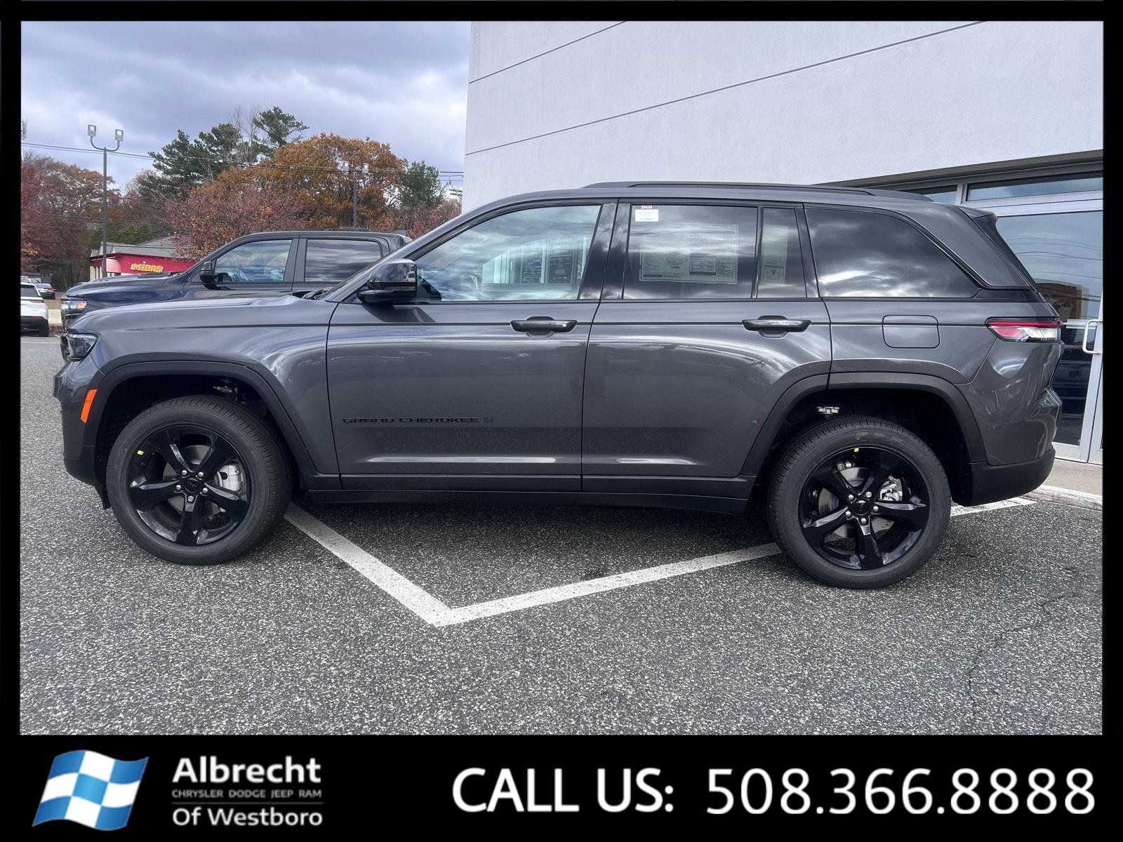 New 2025 Jeep Grand Cherokee Limited w/ Black Appearance Package image 2