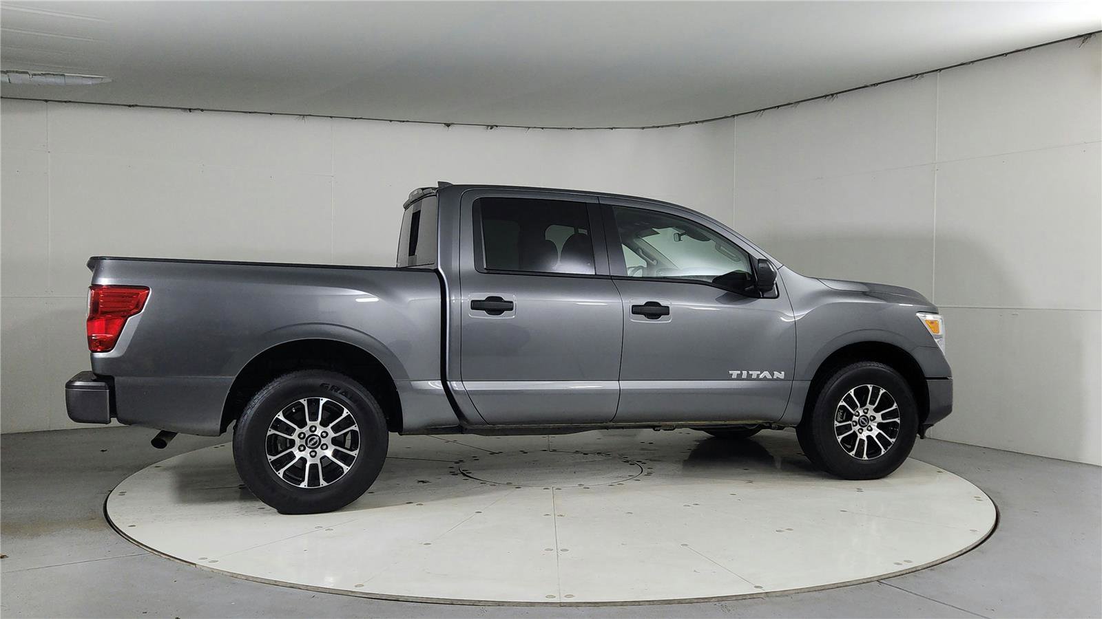 Certified 2024 Nissan Titan SV image 7