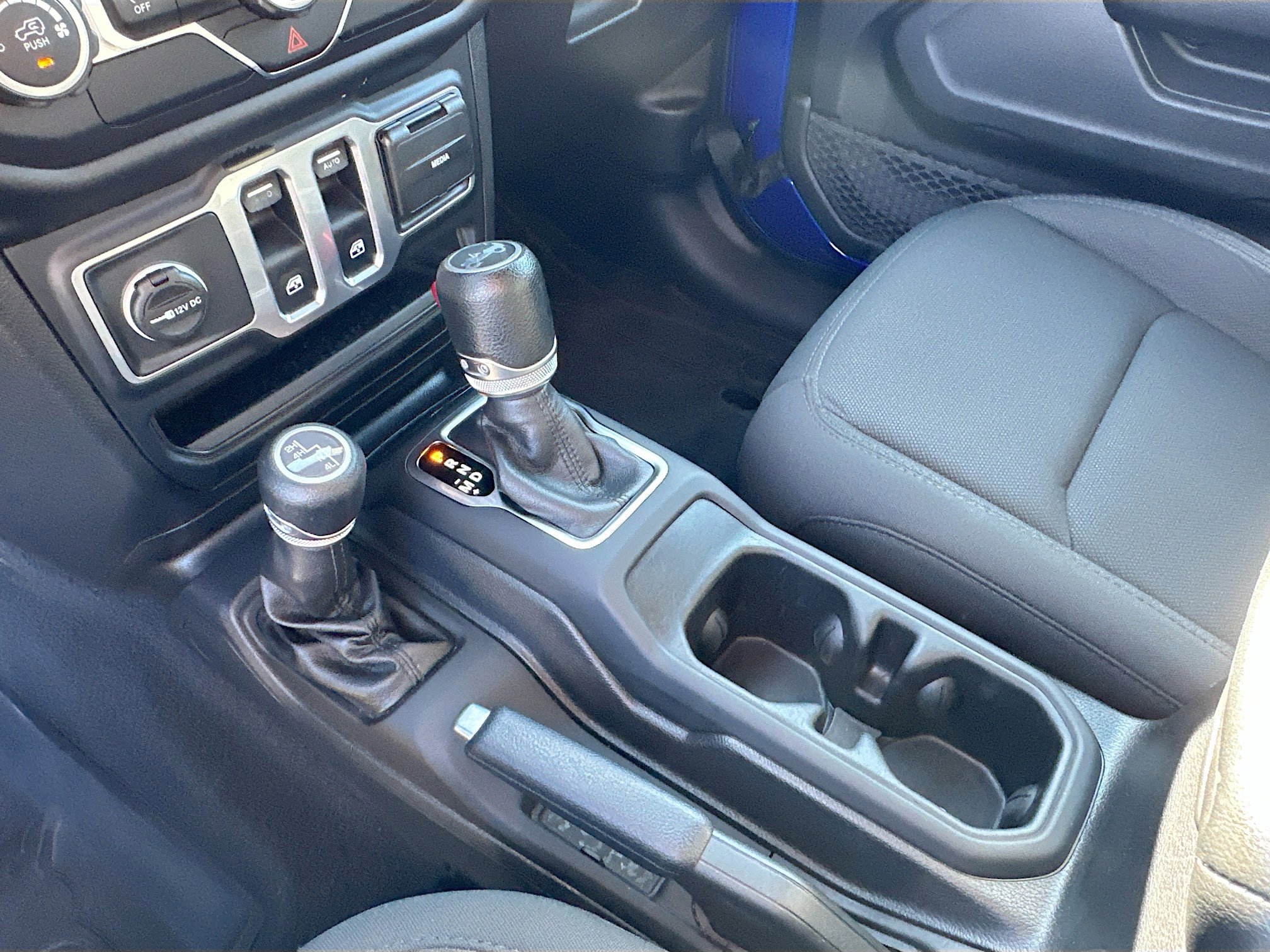 Used 2019 Jeep Wrangler Sport image 16