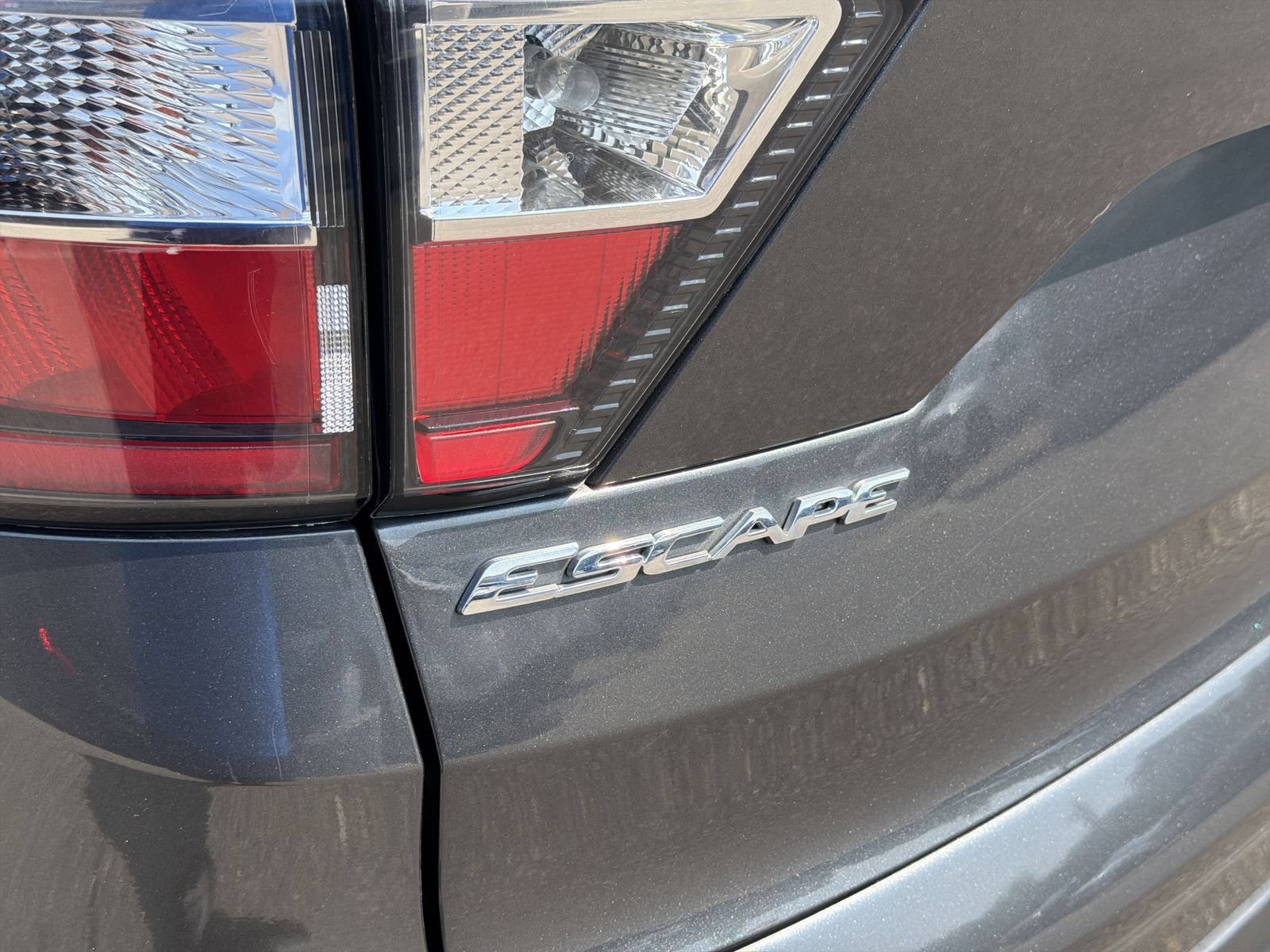 Used 2017 Ford Escape Titanium FWD image 14