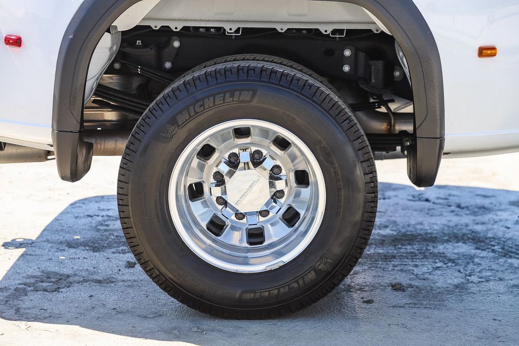 Used 2024 GMC Sierra 3500 Denali w/ Denali Reserve Package image 12