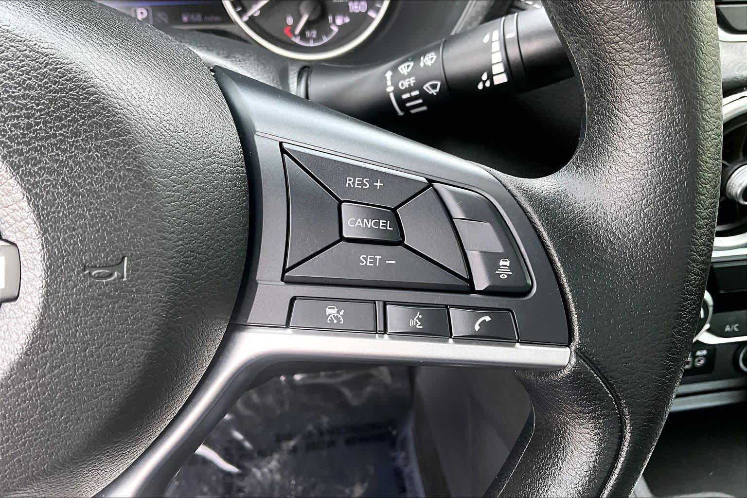 Used 2025 Nissan Sentra SV FWD image 25