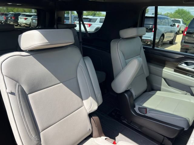 Used 2022 GMC Yukon XL SLT w/ SLT Premium Package AWD/4WD image 35