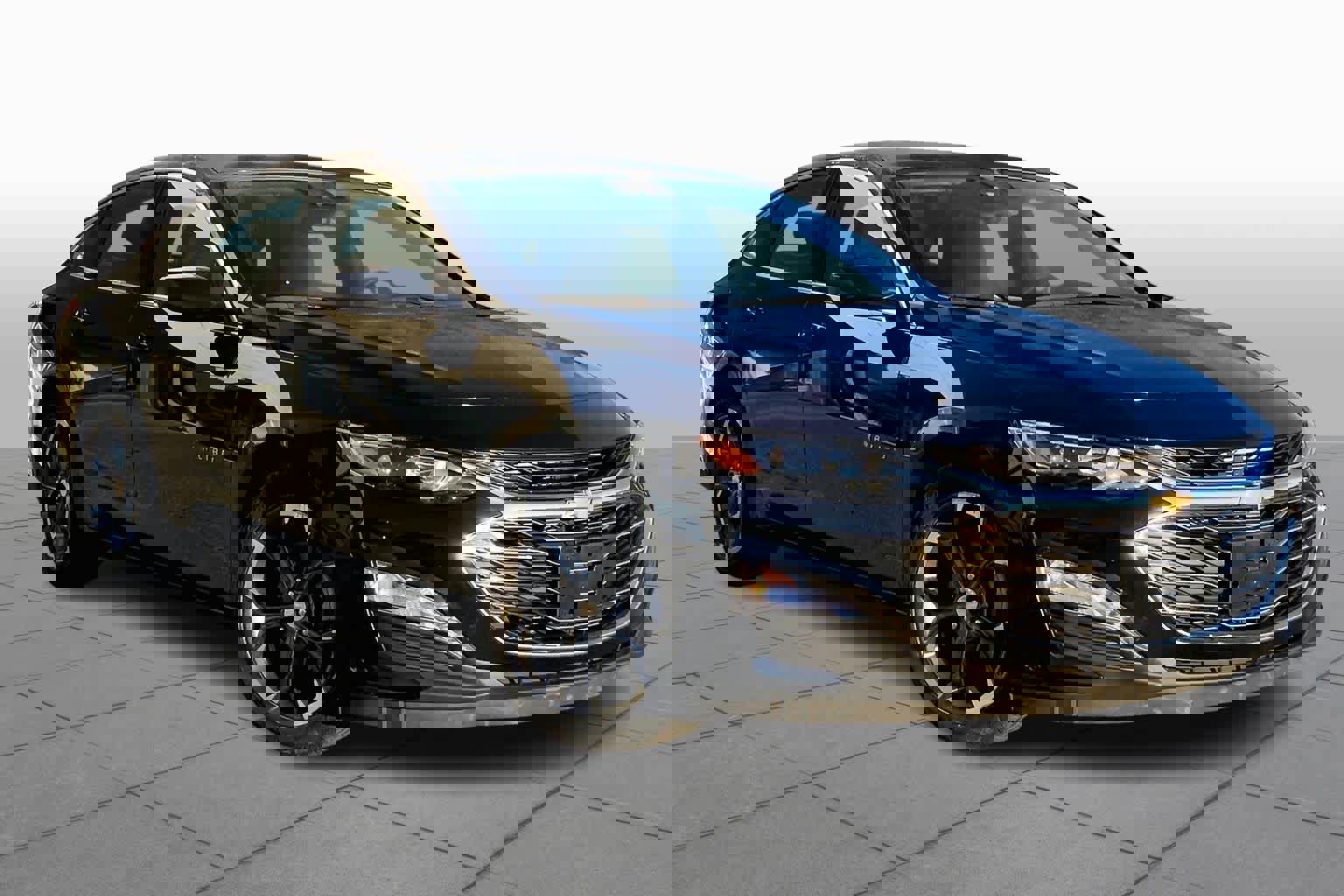 Used 2023 Chevrolet Malibu LT image 3