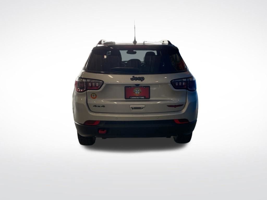 Used 2025 Jeep Compass Trailhawk AWD/4WD image 18