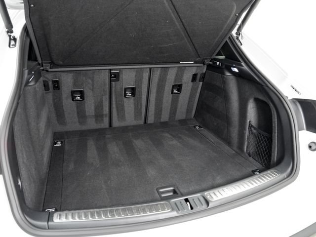 Certified 2026 Porsche Macan AWD/4WD image 29