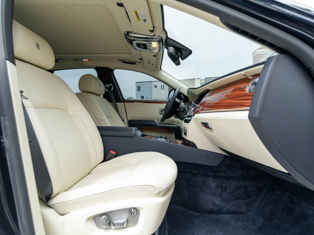 Used 2013 Rolls-Royce Ghost RWD image 34