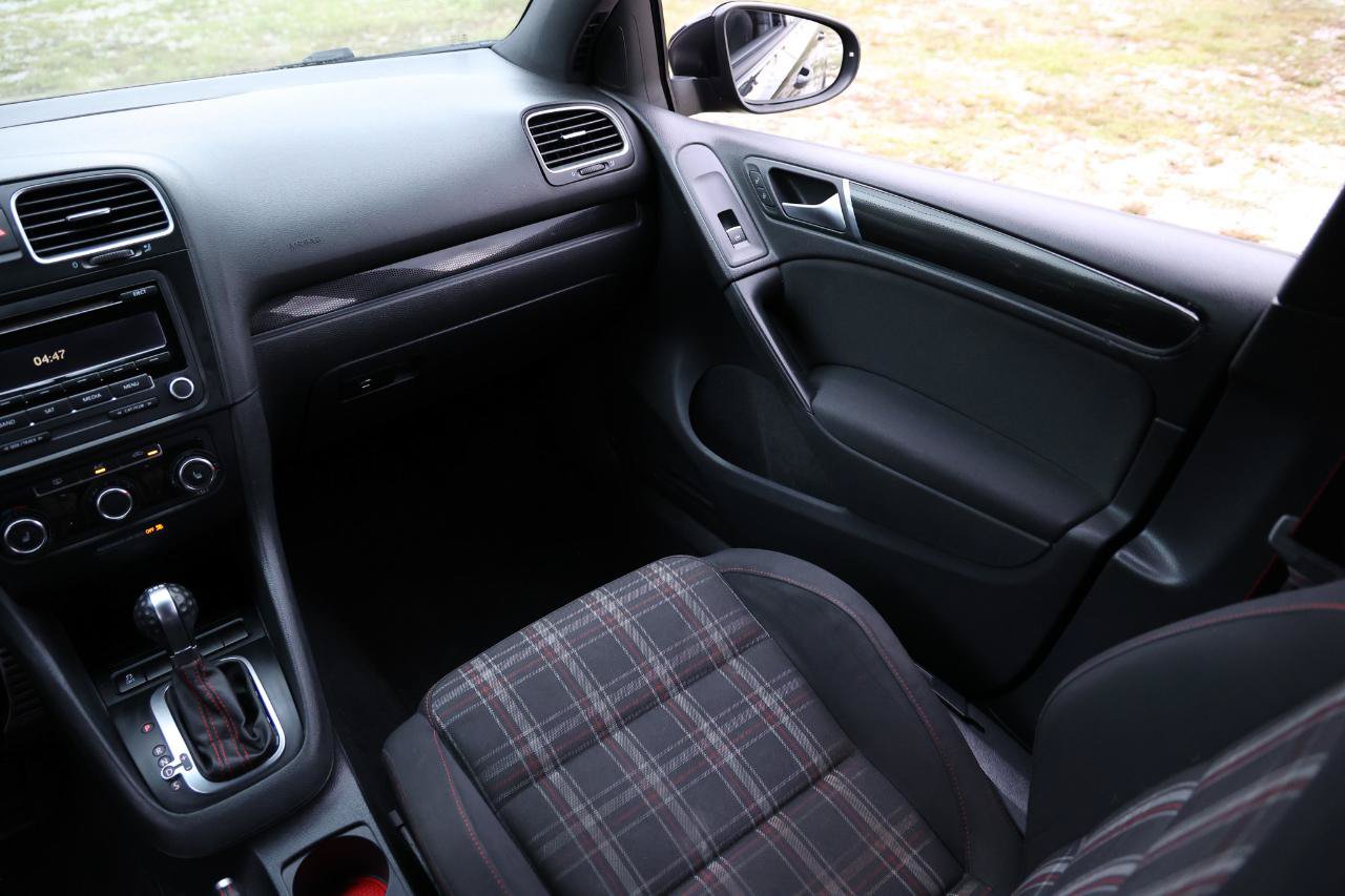 Used 2014 Volkswagen GTI Wolfsburg Edition FWD image 22