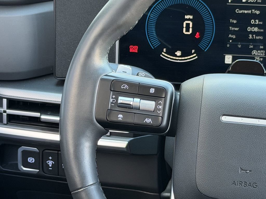 Used 2025 Hyundai Santa Fe SEL image 16