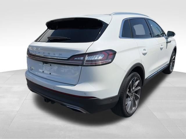 Used 2022 Lincoln Nautilus Reserve w/ Equipment Group 202A image 7