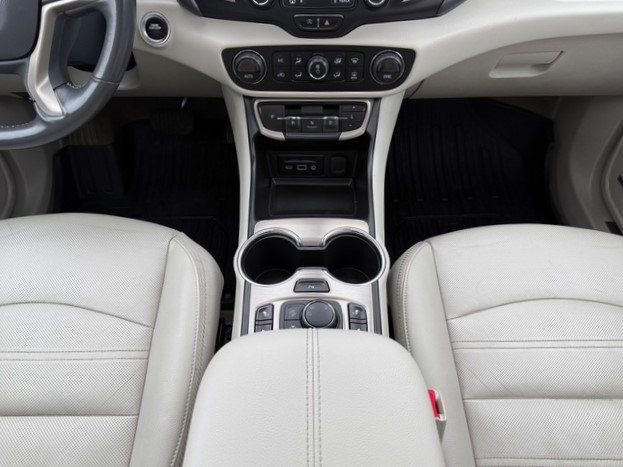 Used 2022 GMC Terrain Denali w/ LPO, Floor Liner Package image 31