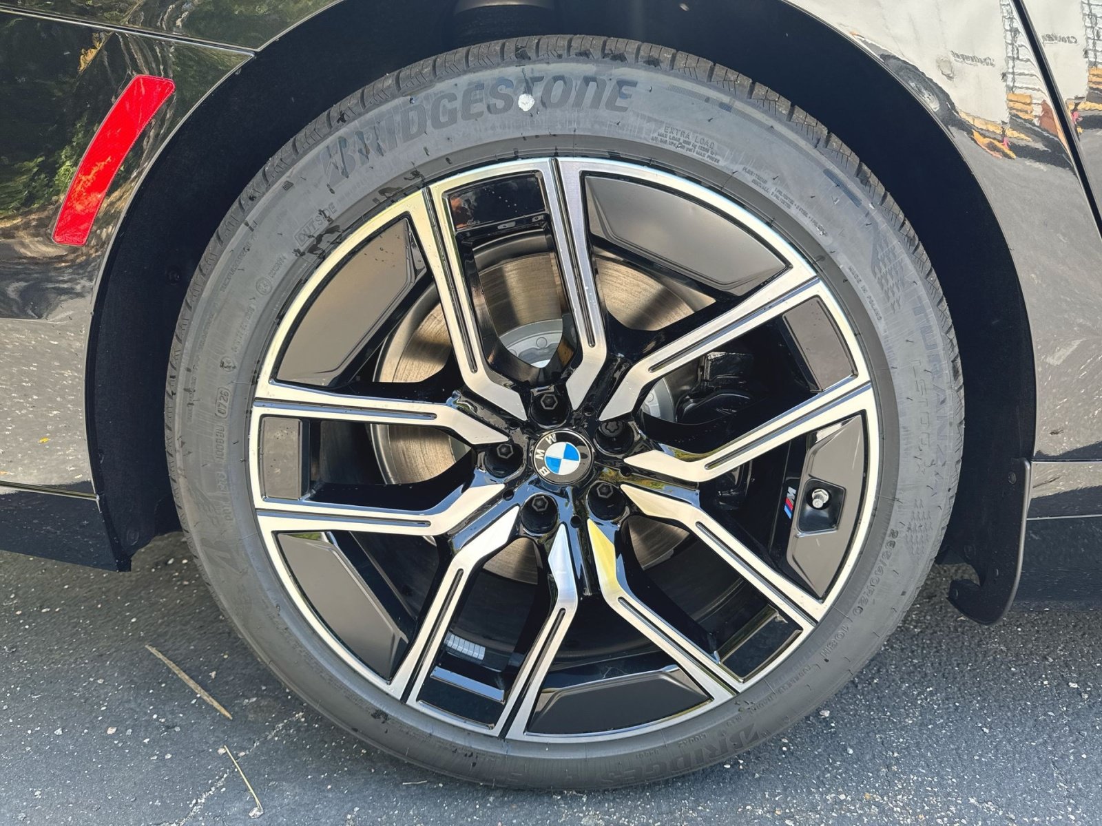 New 2026 BMW i7 M70 w/ M Sport Package RWD image 31