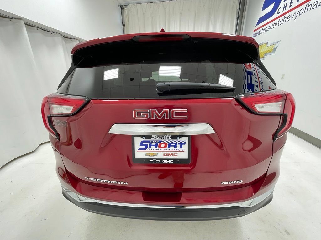 Used 2024 GMC Terrain SLT AWD/4WD image 6
