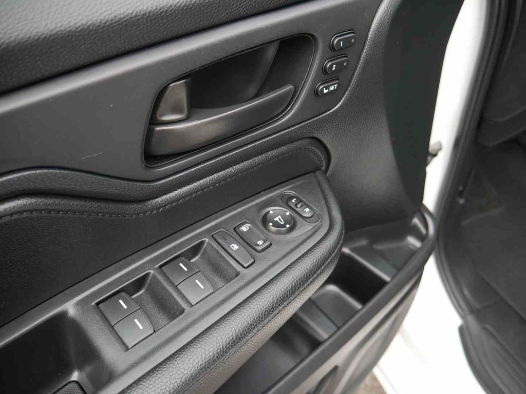 Used 2023 Honda Odyssey Sport image 28