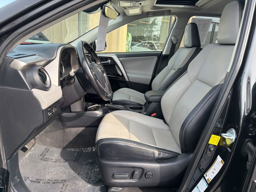 Used 2017 Toyota RAV4 Limited image 10