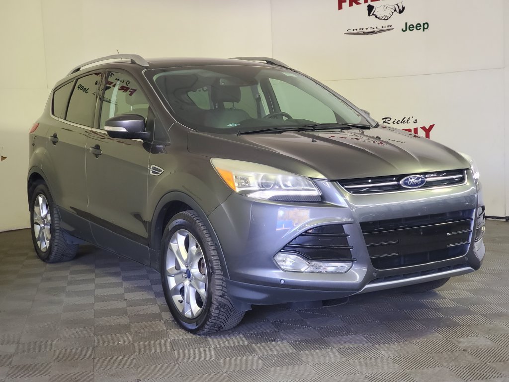Used 2016 Ford Escape Titanium w/ Equipment Group 301A AWD/4WD image 2