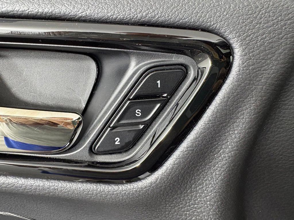 Used 2024 Dodge Durango GT RWD image 17