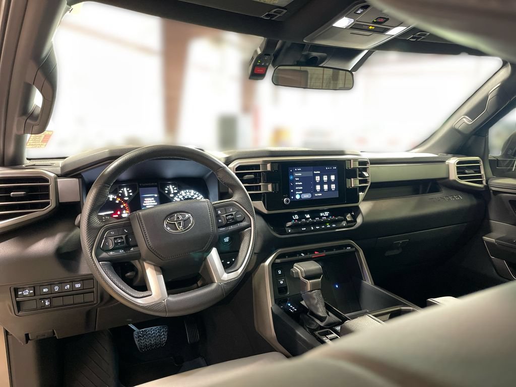 Used 2025 Toyota Tundra SR5 w/ SR5 Premium Package AWD/4WD image 17