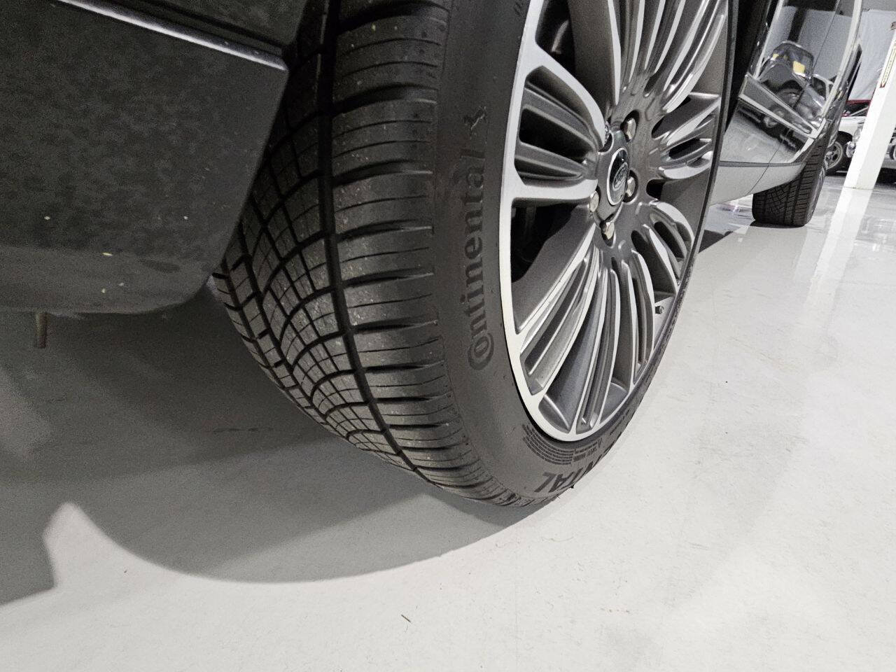 Used 2021 Land Rover Range Rover P525 Westminster Edition image 28