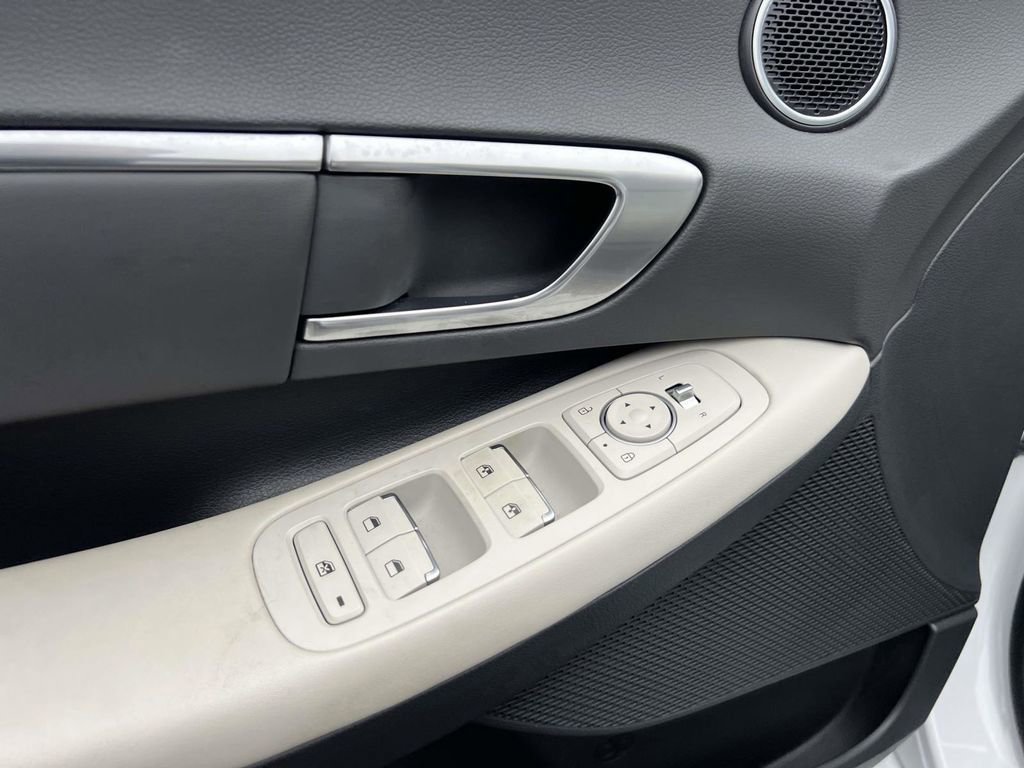 Used 2023 Hyundai Sonata SEL image 17