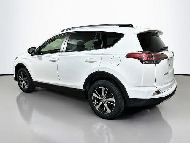 Used 2018 Toyota RAV4 XLE w/ Plus Extra Value Package AWD/4WD image 5