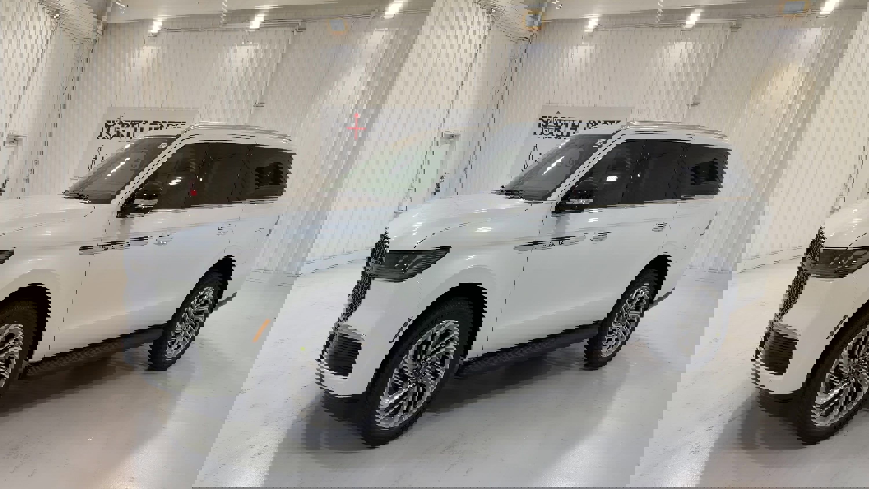 New 2026 Lincoln Navigator Premiere image 5