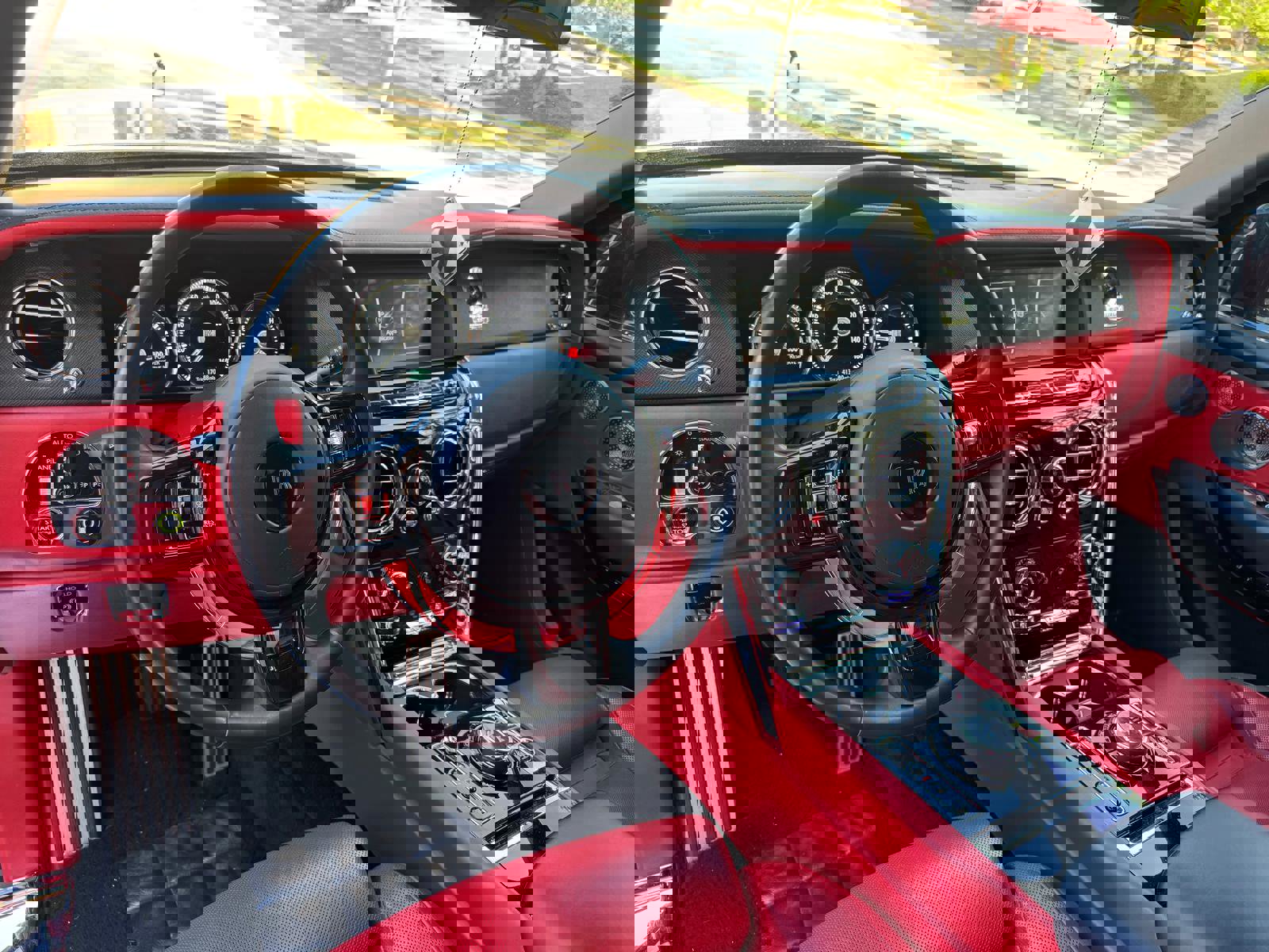 Used 2021 Rolls-Royce Cullinan image 24