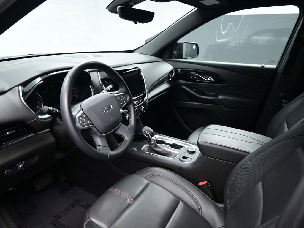 Used 2023 Chevrolet Traverse RS image 8