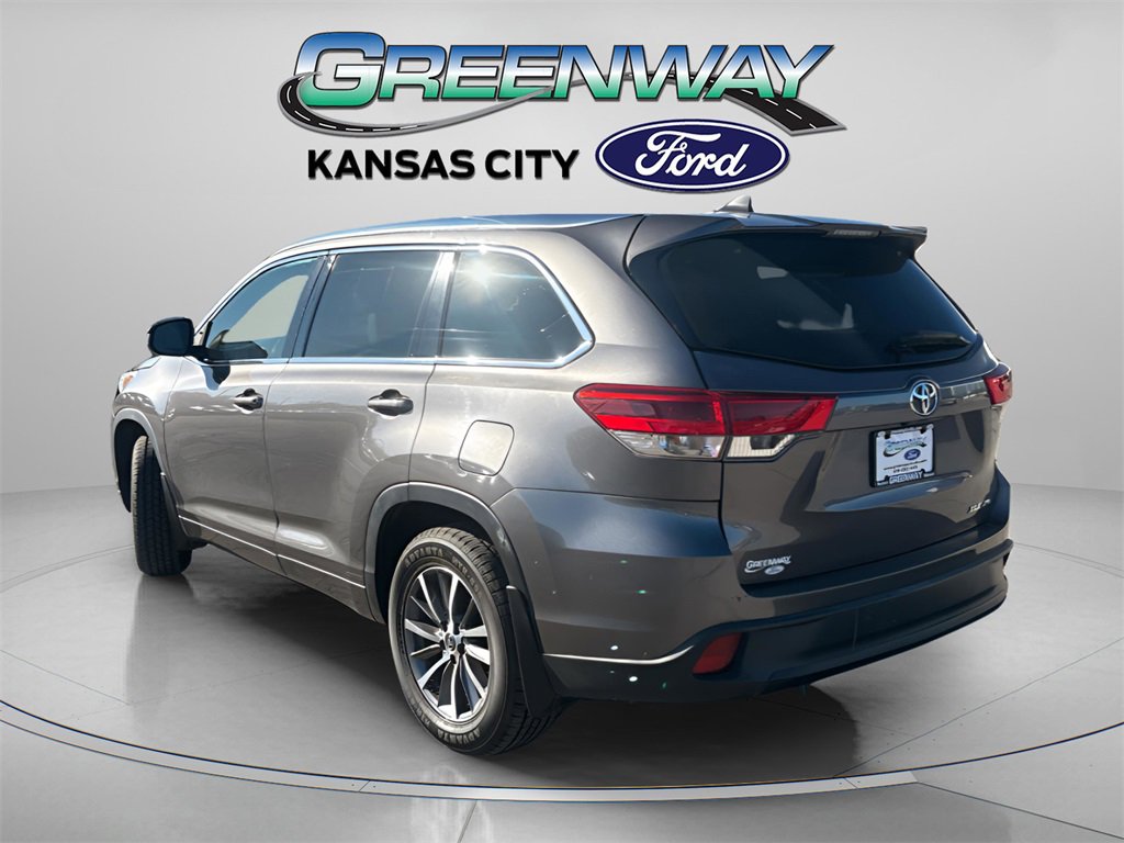 Used 2018 Toyota Highlander XLE image 5